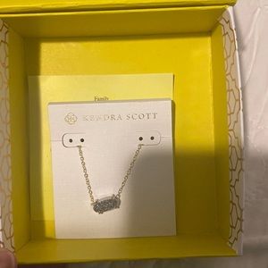 Kendra scott necklace